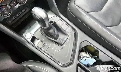 Volkswagen Tiguan 2018 2.0 Автомат в Москве № 472185, миниатюра 9