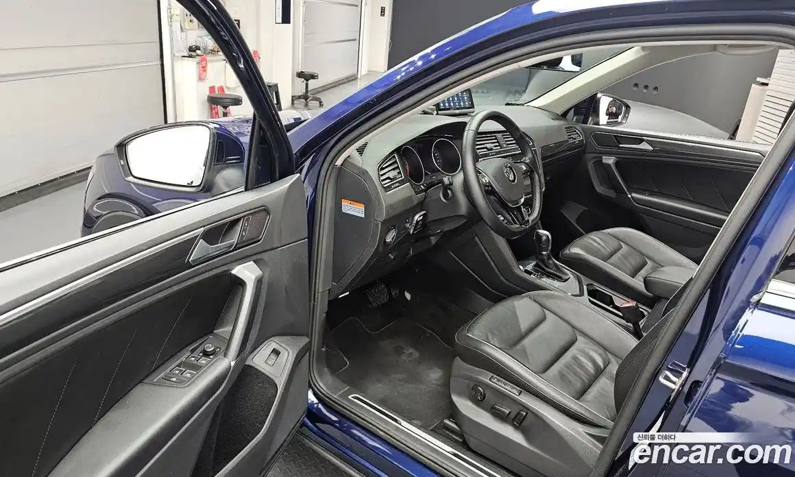 Volkswagen Tiguan 2018 2.0 Автомат в Москве № 472185, фото 10