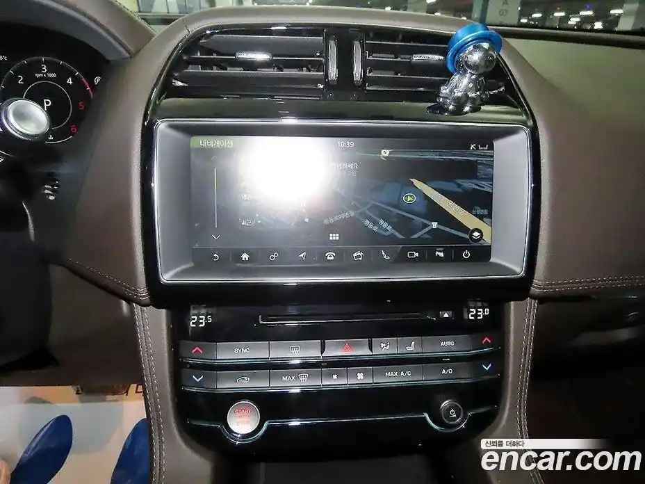 Jaguar F-Pace 2019 2.0 Автомат в Москве № 474309, фото 11