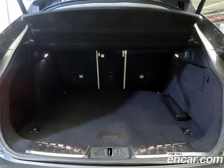 Jaguar F-Pace 2019 2.0 Автомат в Москве № 474309, фото 17