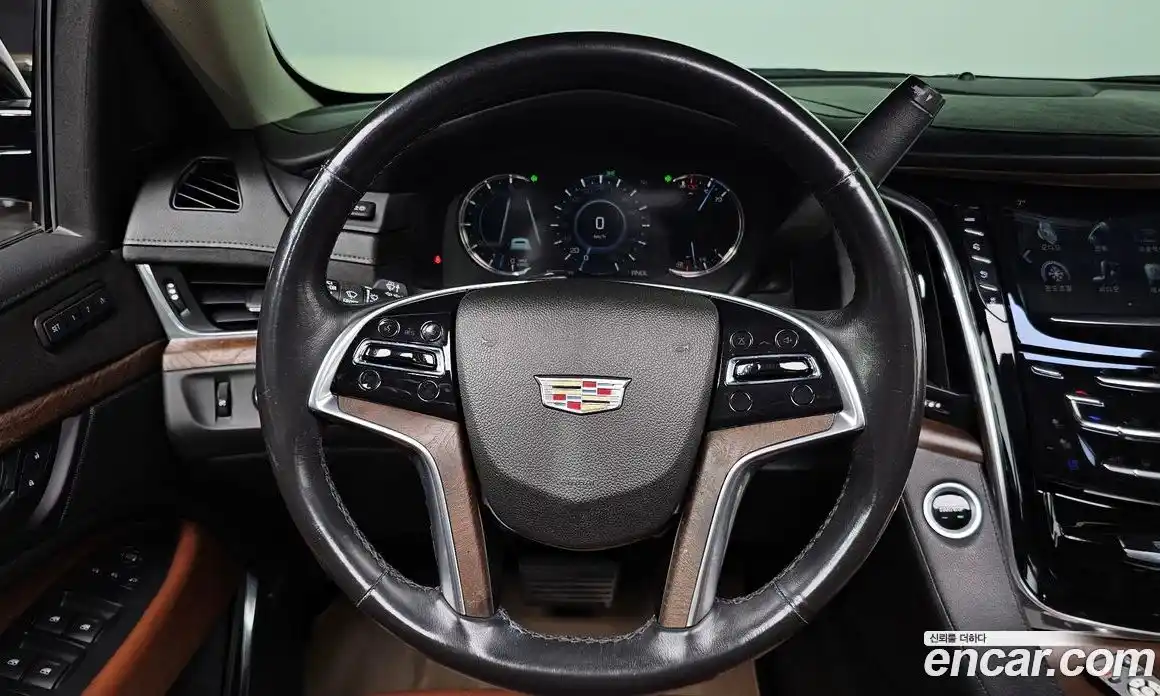 Cadillac Escalade 2018 6.2 Автомат в Москве № 474741, фото 13