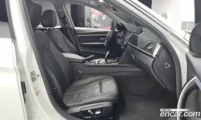 BMW 3-Series 2018 2.0 Автомат в Москве № 491936, миниатюра 11