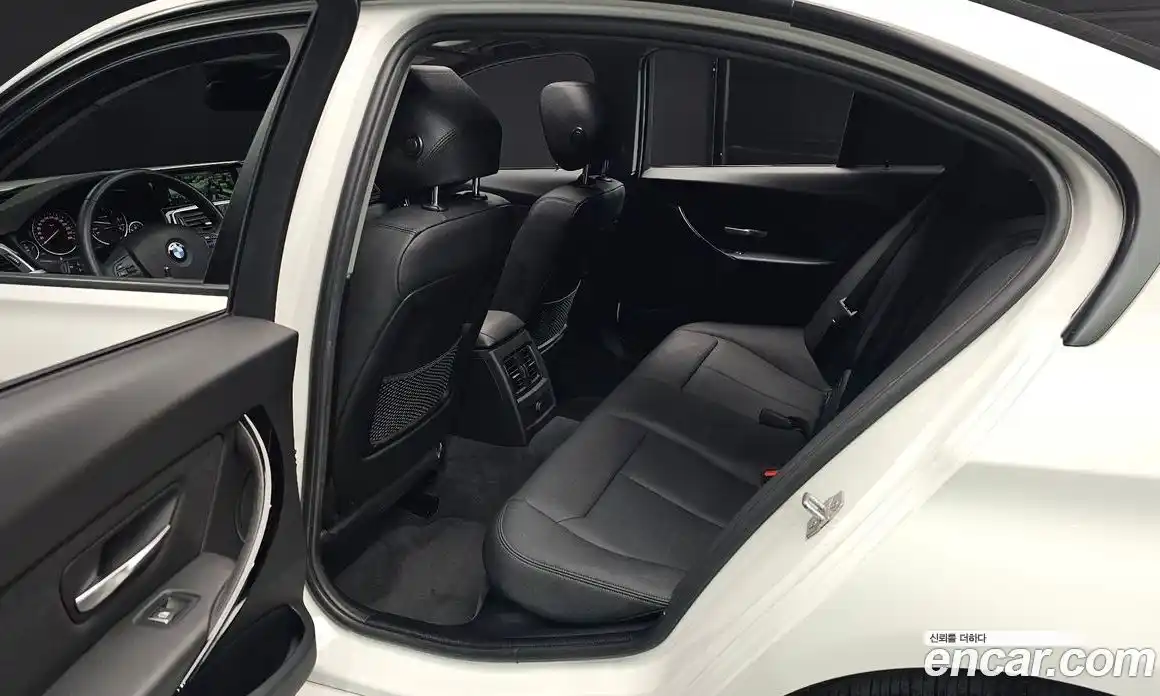 BMW 3-Series 2018 2.0 Автомат в Москве № 493328, фото 12