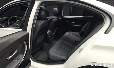 BMW 3-Series 2018 2.0 Автомат в Москве № 493328, миниатюра 12