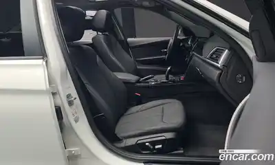 BMW 3-Series 2018 2.0 Автомат в Москве № 493328, миниатюра 10