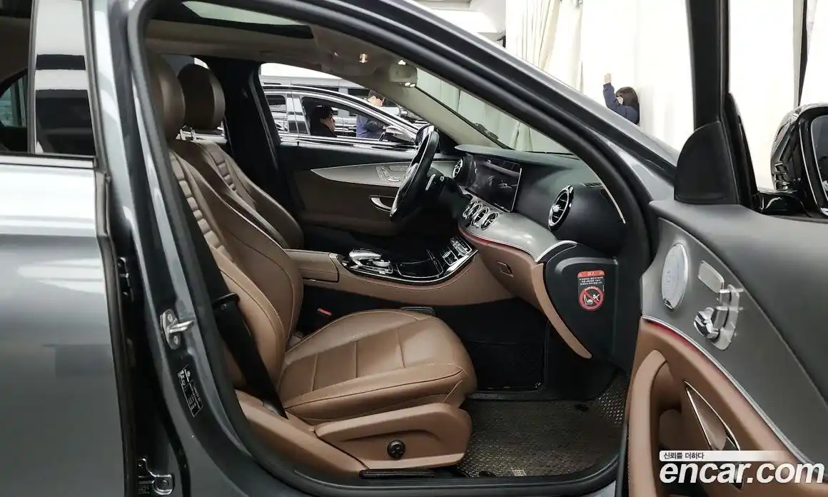 Mercedes-Benz E-Class 2017 2.0 Автомат в Москве № 494203, фото 11