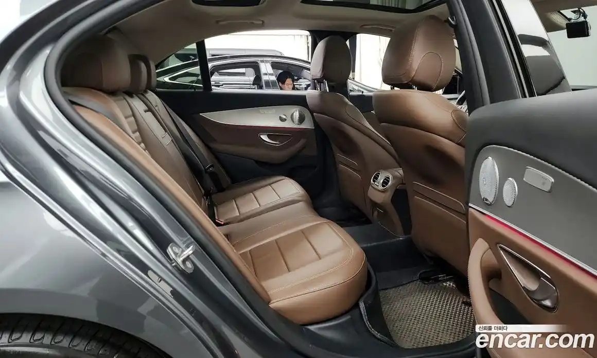 Mercedes-Benz E-Class 2017 2.0 Автомат в Москве № 494203, фото 12