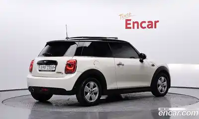 Mini Cooper 2018 1.5 Автомат в Москве № 499296, миниатюра 2