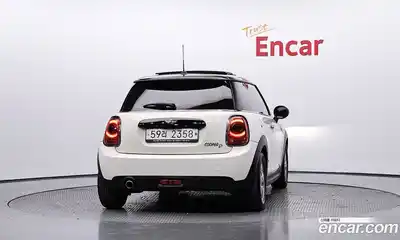 Mini Cooper 2018 1.5 Автомат в Москве № 499296, миниатюра 4