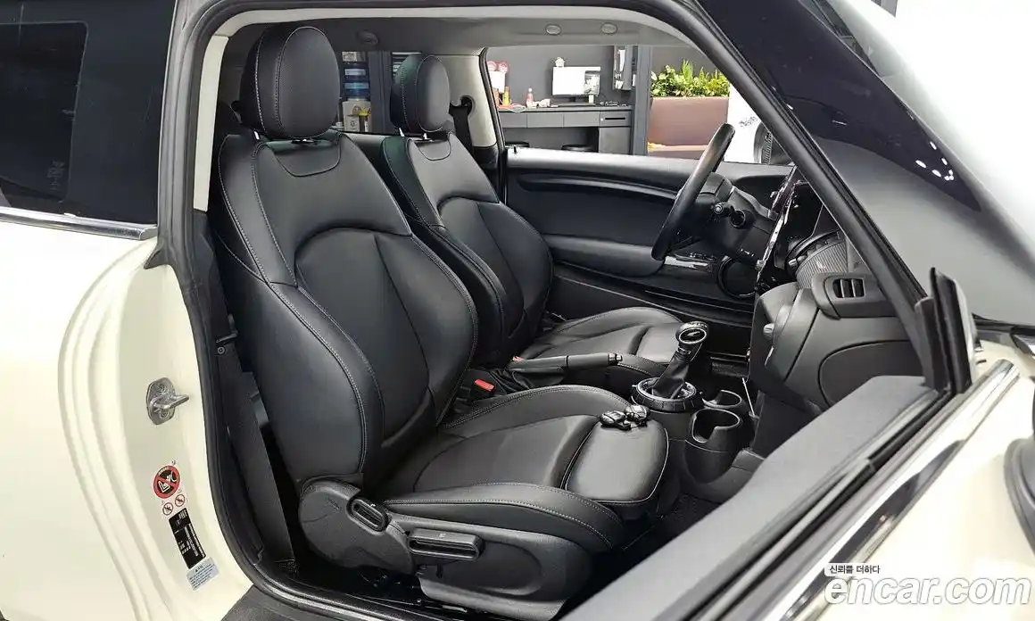 Mini Cooper 2018 1.5 Автомат в Москве № 499296, фото 10