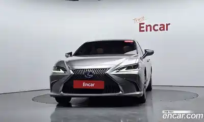 Lexus ES 2021 2.5 Автомат в Москве № 499728, миниатюра 2