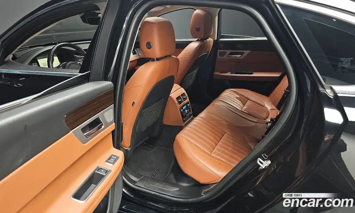 Jaguar XF 2019 2.0 Автомат в Москве № 500227, фото 12
