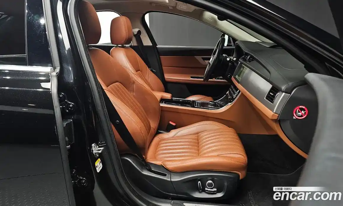 Jaguar XF 2019 2.0 Автомат в Москве № 500227, фото 10