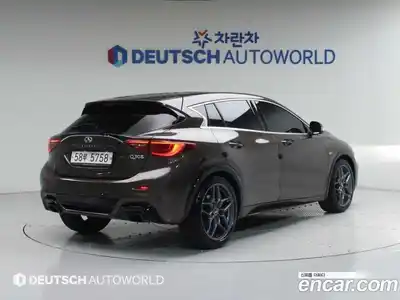 Infiniti Q30 2017 2.0 Автомат в Москве № 500419, миниатюра 2