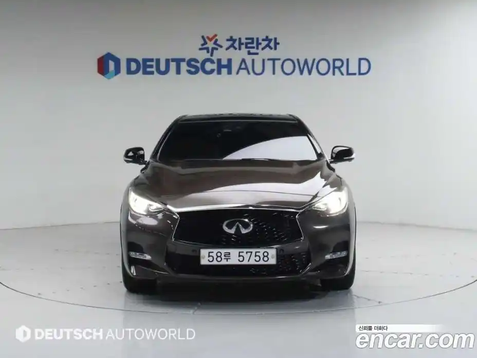 Infiniti Q30 2017 2.0 Автомат в Москве № 500419, фото 3