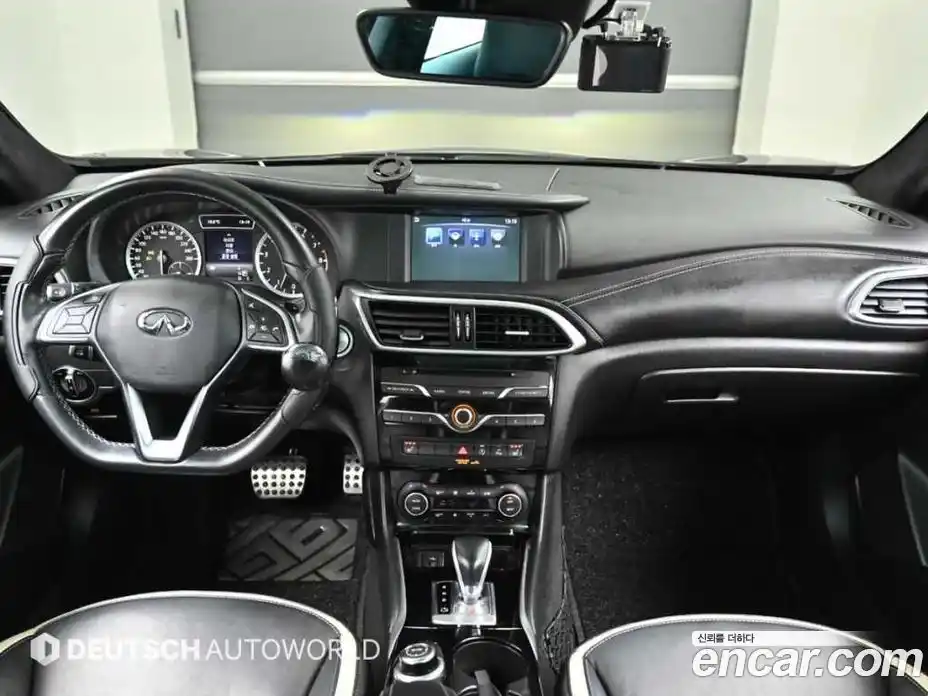Infiniti Q30 2017 2.0 Автомат в Москве № 500419, фото 7