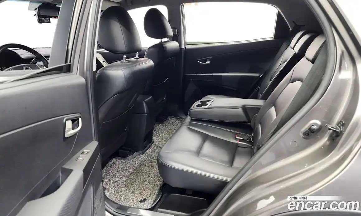 SsangYong Korando 2013 2.0 Механическая в Москве № 518772, фото 11