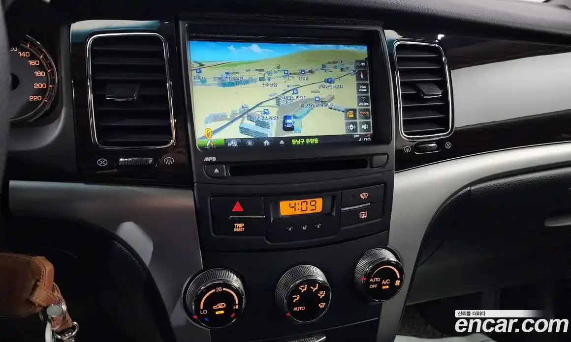 SsangYong Korando 2013 2.0 Механическая в Москве № 518772, фото 16