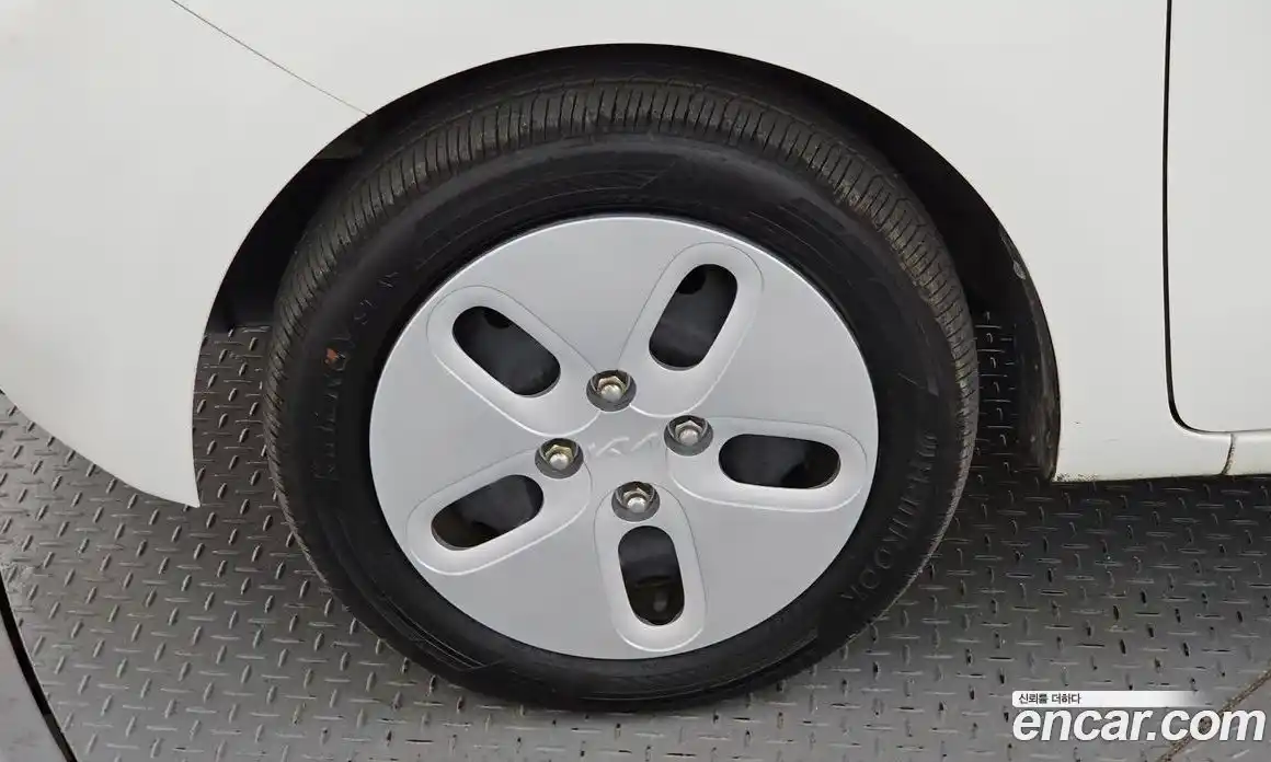 Kia Ray 2023 1.0 Автомат в Москве № 519892, фото 5