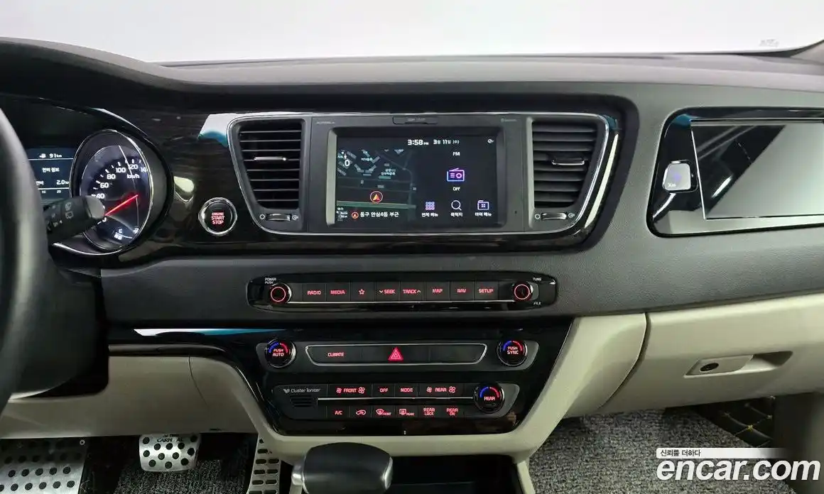 Kia Canival 2019 3.3 Автомат в Москве № 521826, фото 15