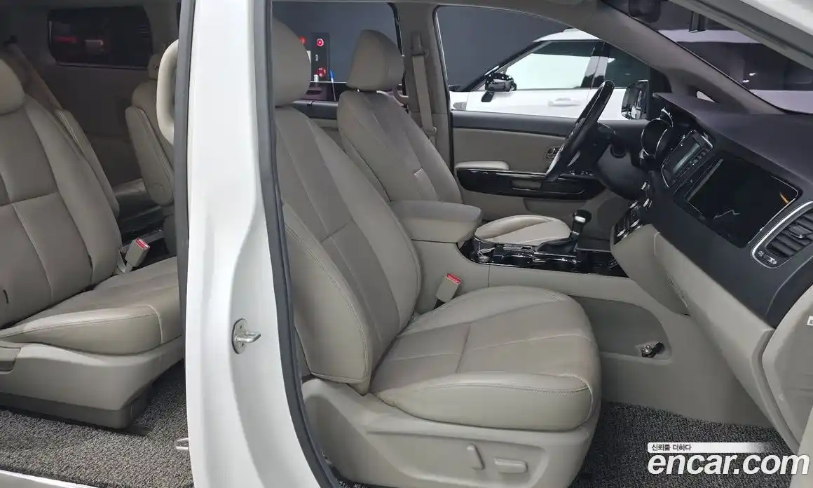 Kia Canival 2019 3.3 Автомат в Москве № 521826, фото 10