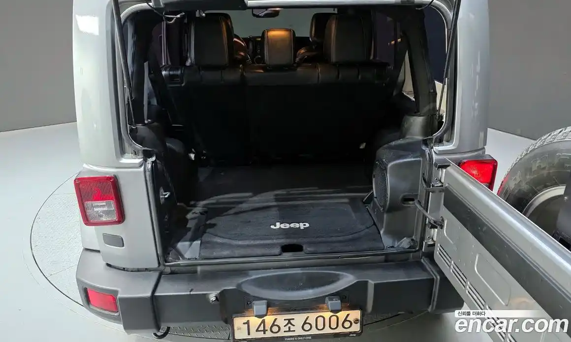 Jeep Wrangler 2013 2.8 Автомат в Москве № 522365, фото 20