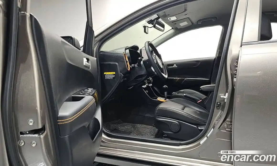 Kia Morning 2021 1.0 Автомат в Москве № 522598, фото 10