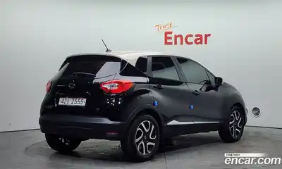 Renault QM3 2015 1.5 Автомат в Москве № 523896, миниатюра 2