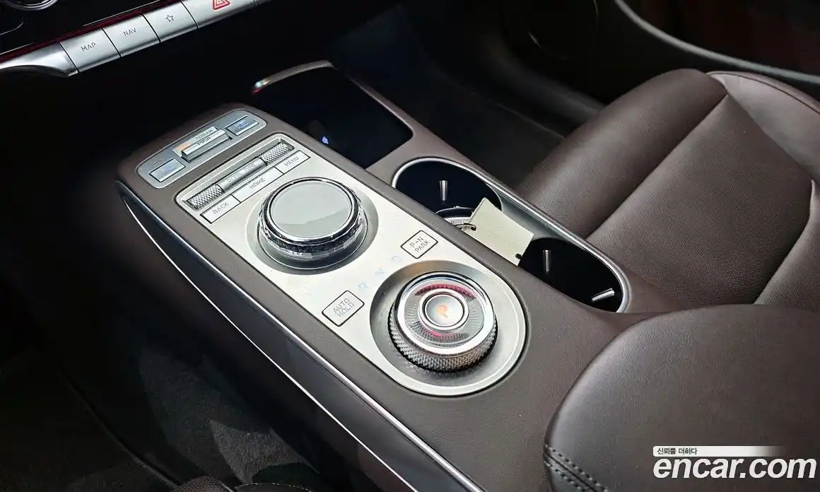 Genesis GV70 2021 2.5 Автомат в Москве № 524165, фото 9