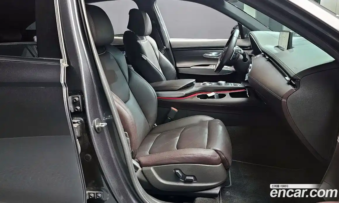 Genesis GV70 2021 2.5 Автомат в Москве № 524165, фото 10