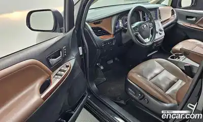 Toyota Sienna 2016 3.5 Автомат в Москве № 524764, миниатюра 11