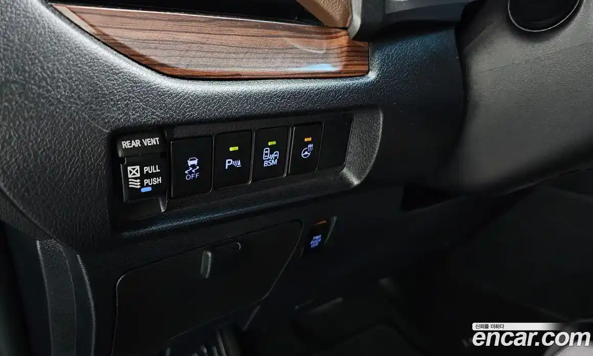 Toyota Sienna 2016 3.5 Автомат в Москве № 524764, фото 14