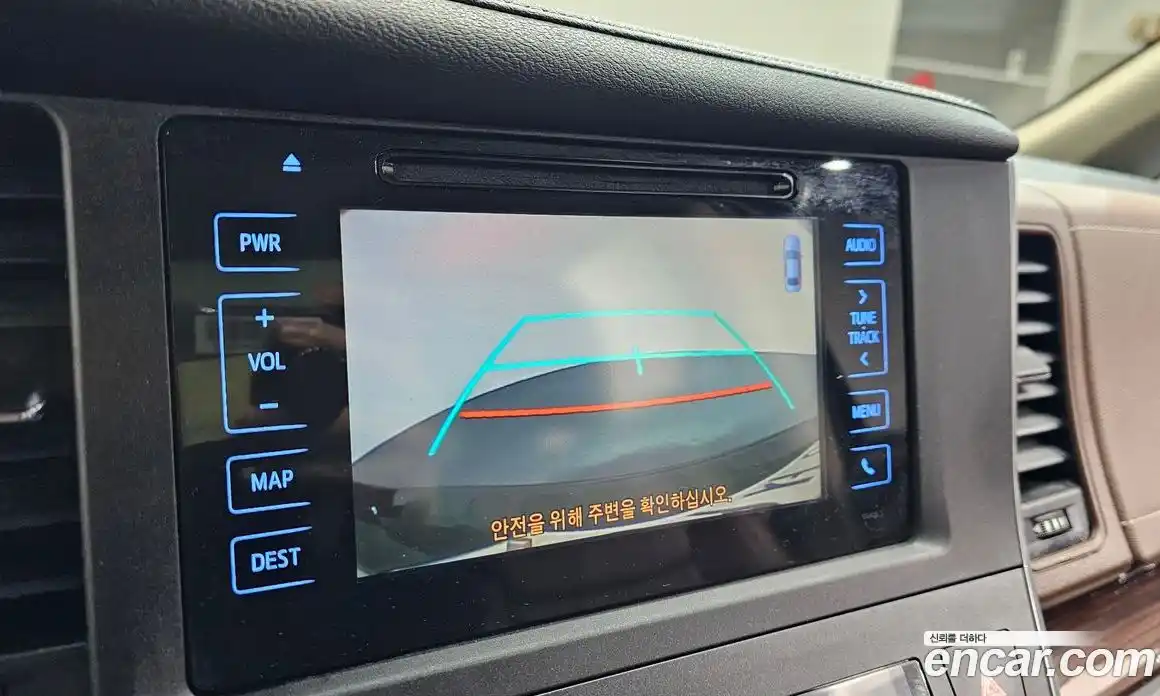 Toyota Sienna 2016 3.5 Автомат в Москве № 524764, фото 15