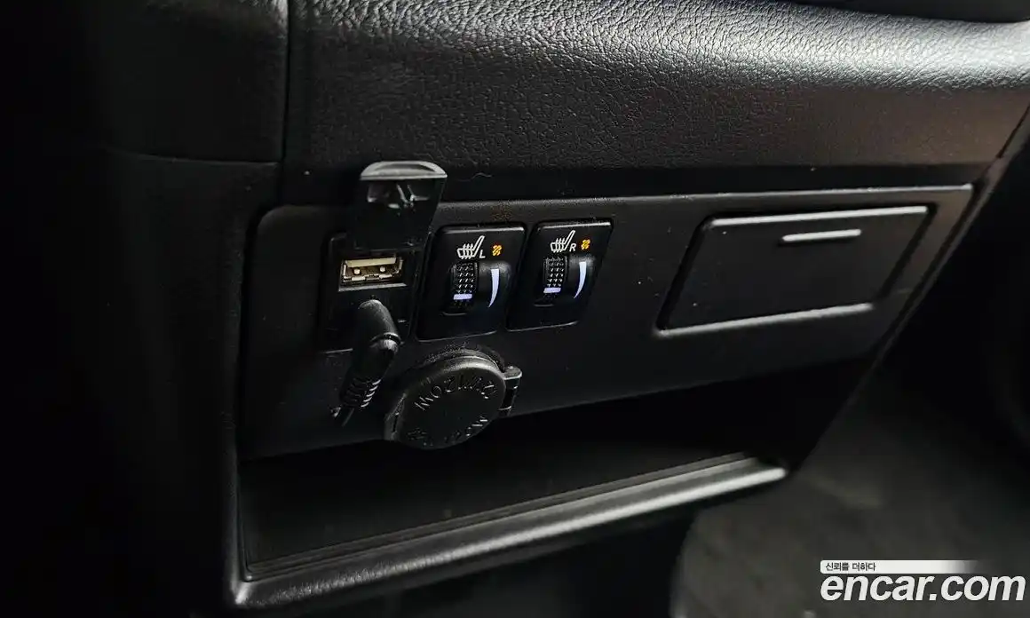 Toyota Sienna 2016 3.5 Автомат в Москве № 524764, фото 16