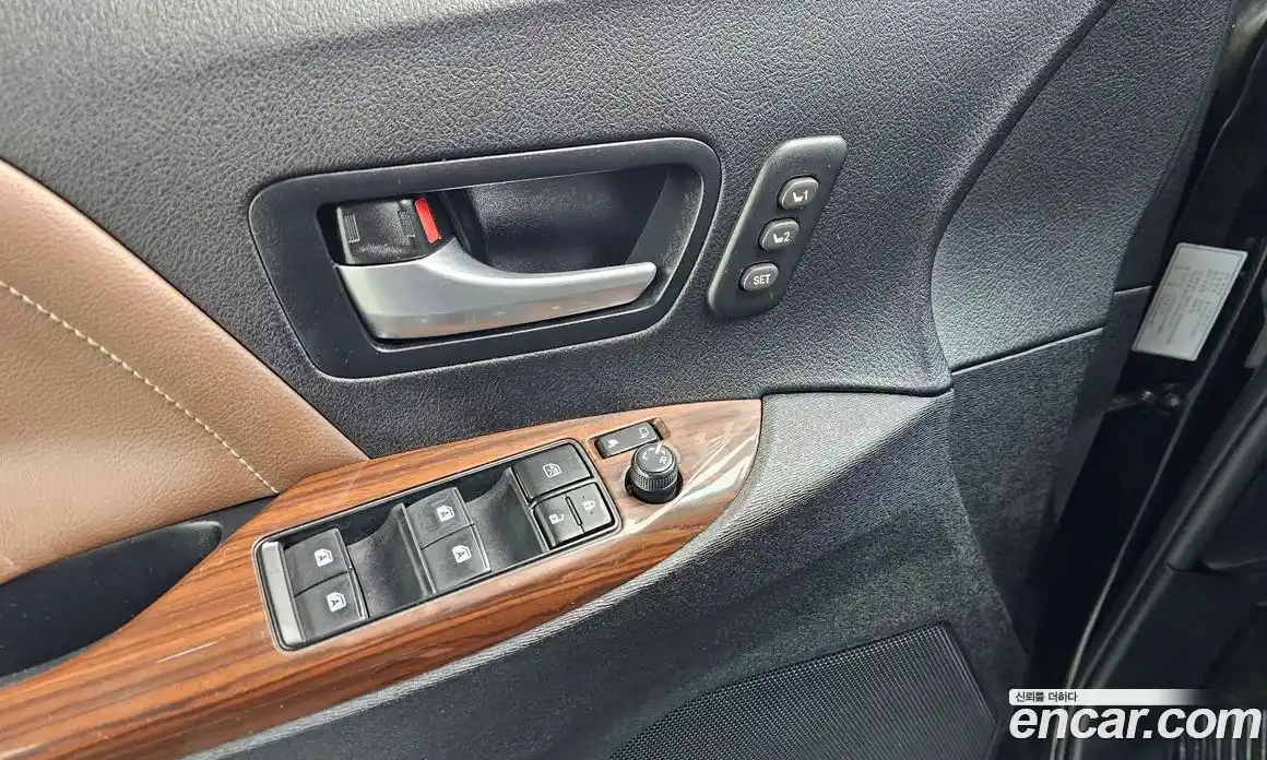 Toyota Sienna 2016 3.5 Автомат в Москве № 524764, фото 18