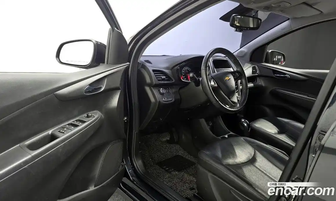 Chevrolet Spark 2016 1.0 Автомат в Москве № 528126, фото 11