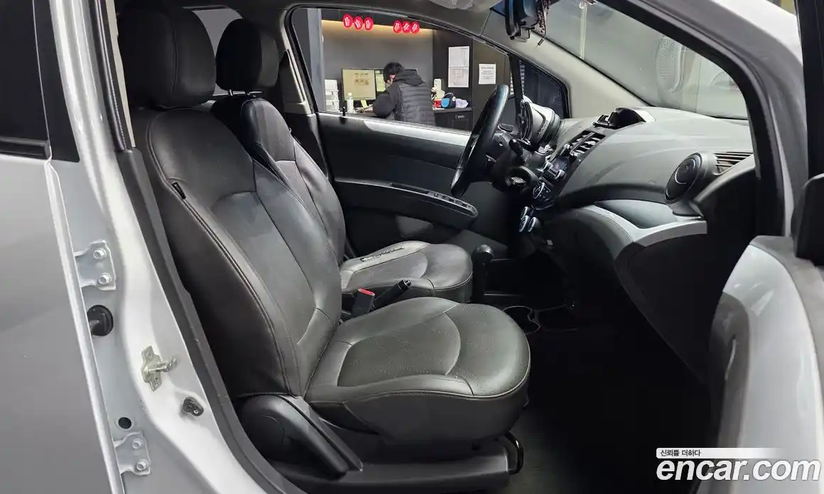 Chevrolet Spark 2014 1.0 Автомат в Москве № 528749, фото 11