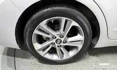 Hyundai Avante 2017 1.6 Автомат в Москве № 530749, миниатюра 5