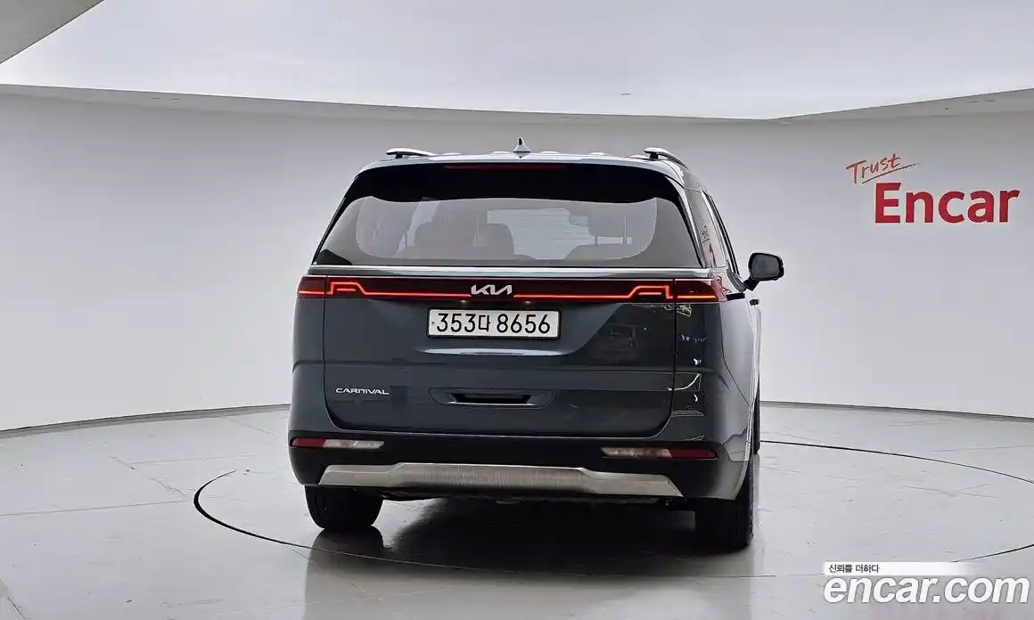 Kia Canival 2022 2.2 Автомат в Москве № 533687, фото 4