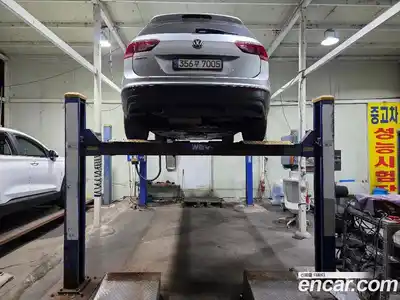 Volkswagen Tiguan 2018 2.0 Автомат в Москве № 534503, миниатюра 2