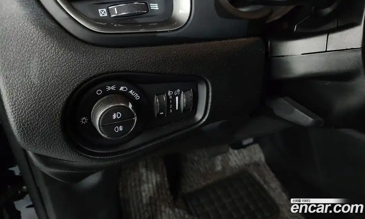 Jeep Renegade 2018 2.0 Автомат в Москве № 534782, фото 17