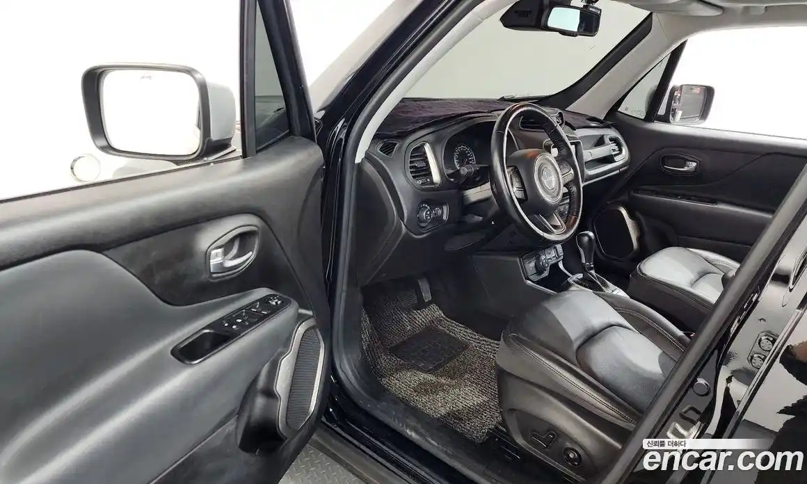 Jeep Renegade 2018 2.0 Автомат в Москве № 534782, фото 10