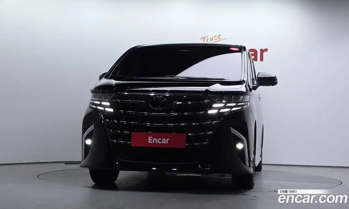 Toyota Alphard 2024 2.5 Автомат в Москве № 535446, фото 3