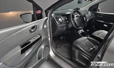 Renault QM3 2016 1.5 Автомат в Москве № 536036, миниатюра 11