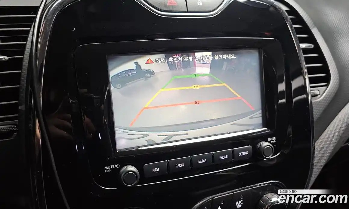 Renault QM3 2016 1.5 Автомат в Москве № 536036, фото 15