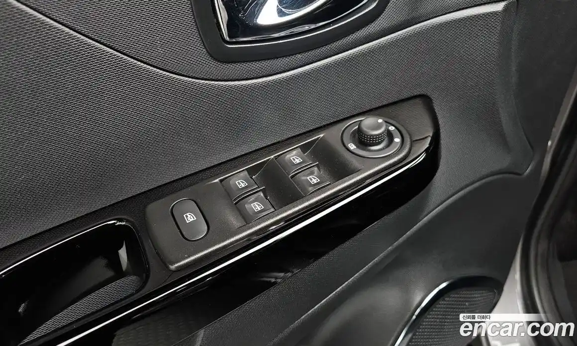 Renault QM3 2016 1.5 Автомат в Москве № 536036, фото 17