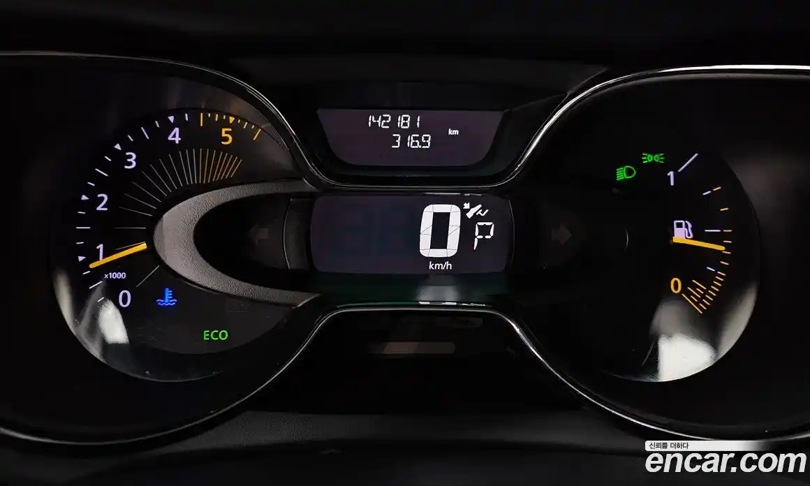 Renault QM3 2016 1.5 Автомат в Москве № 536036, фото 8