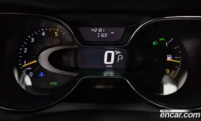 Renault QM3 2016 1.5 Автомат в Москве № 536036, миниатюра 8