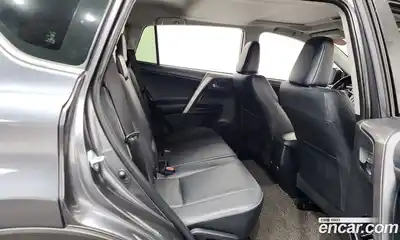 Toyota RAV4 2018 2.5 Автомат в Москве № 536446, миниатюра 12