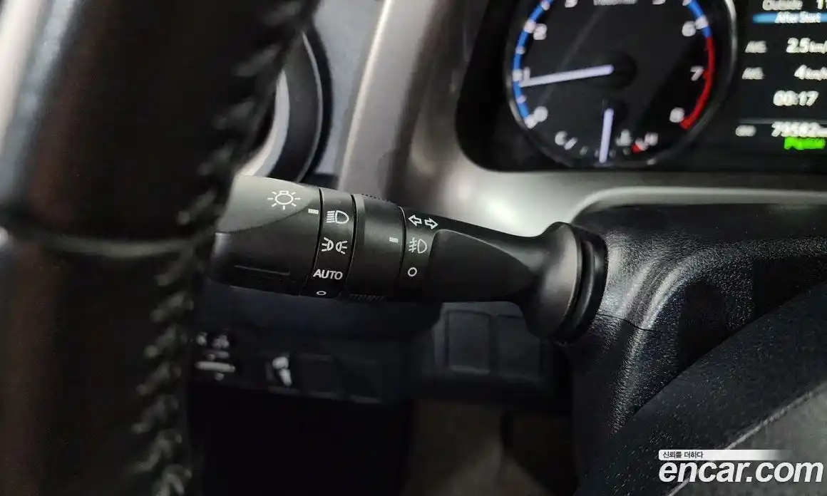 Toyota RAV4 2018 2.5 Автомат в Москве № 536446, фото 17